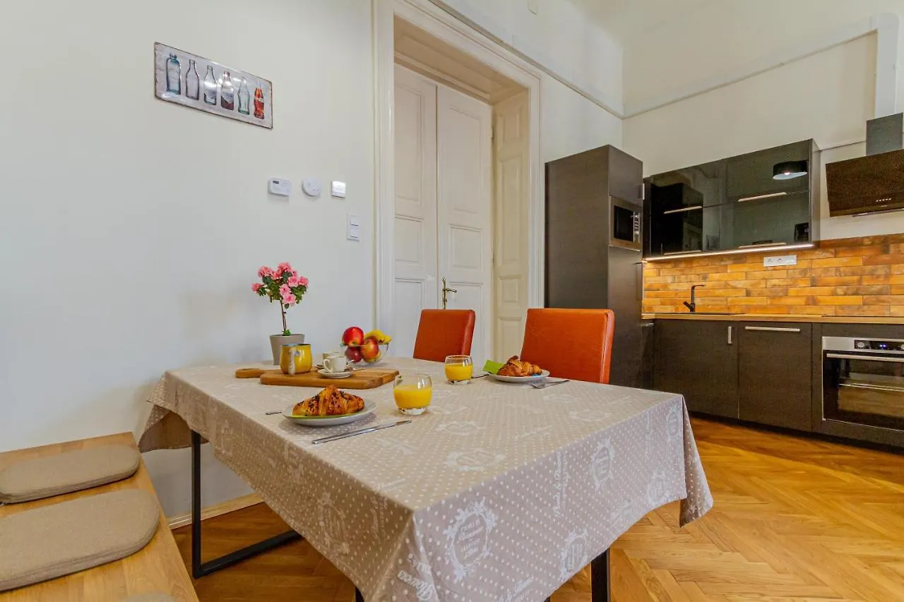 Supercentral Boutique Suite 부다페스트 아파트
